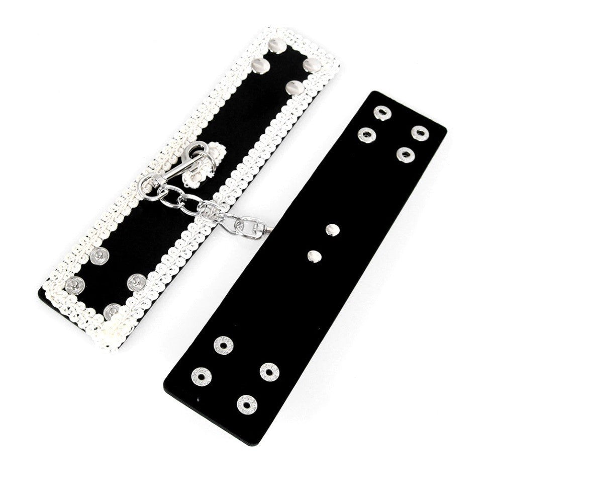 Gothic Desire - Manette con ricami in pizzo