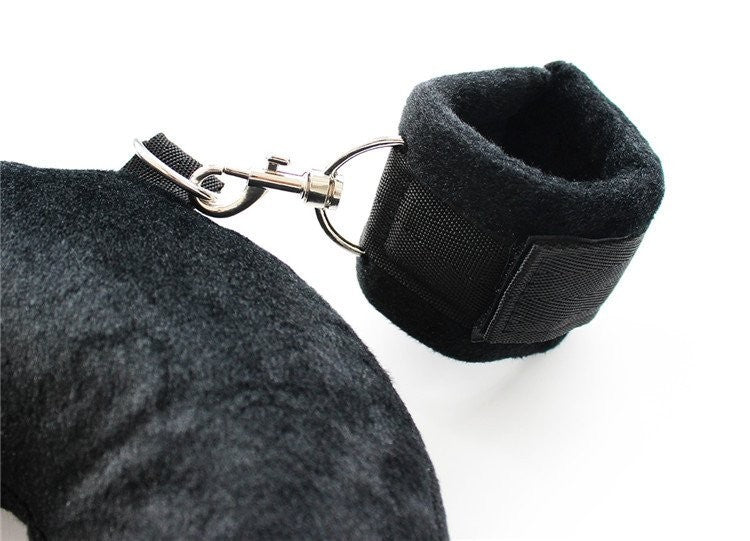 Bondcush - Cuscino con manette
