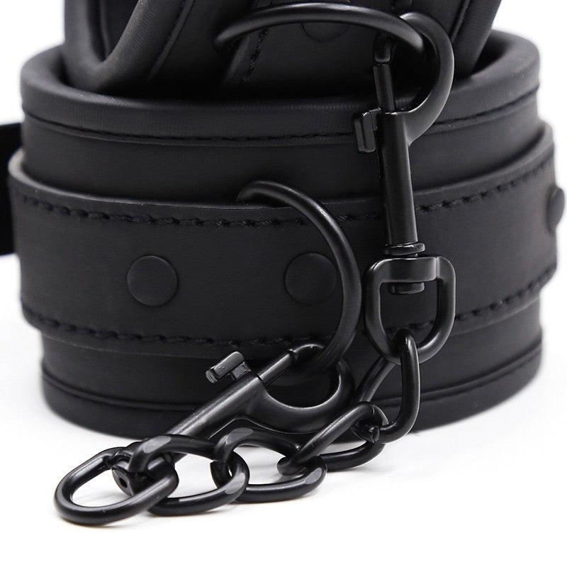 Dark Knight - Manette Total Black in Gomma sintetica