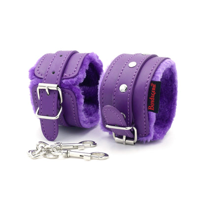 Dominant Desire - Manette in Ecopelle