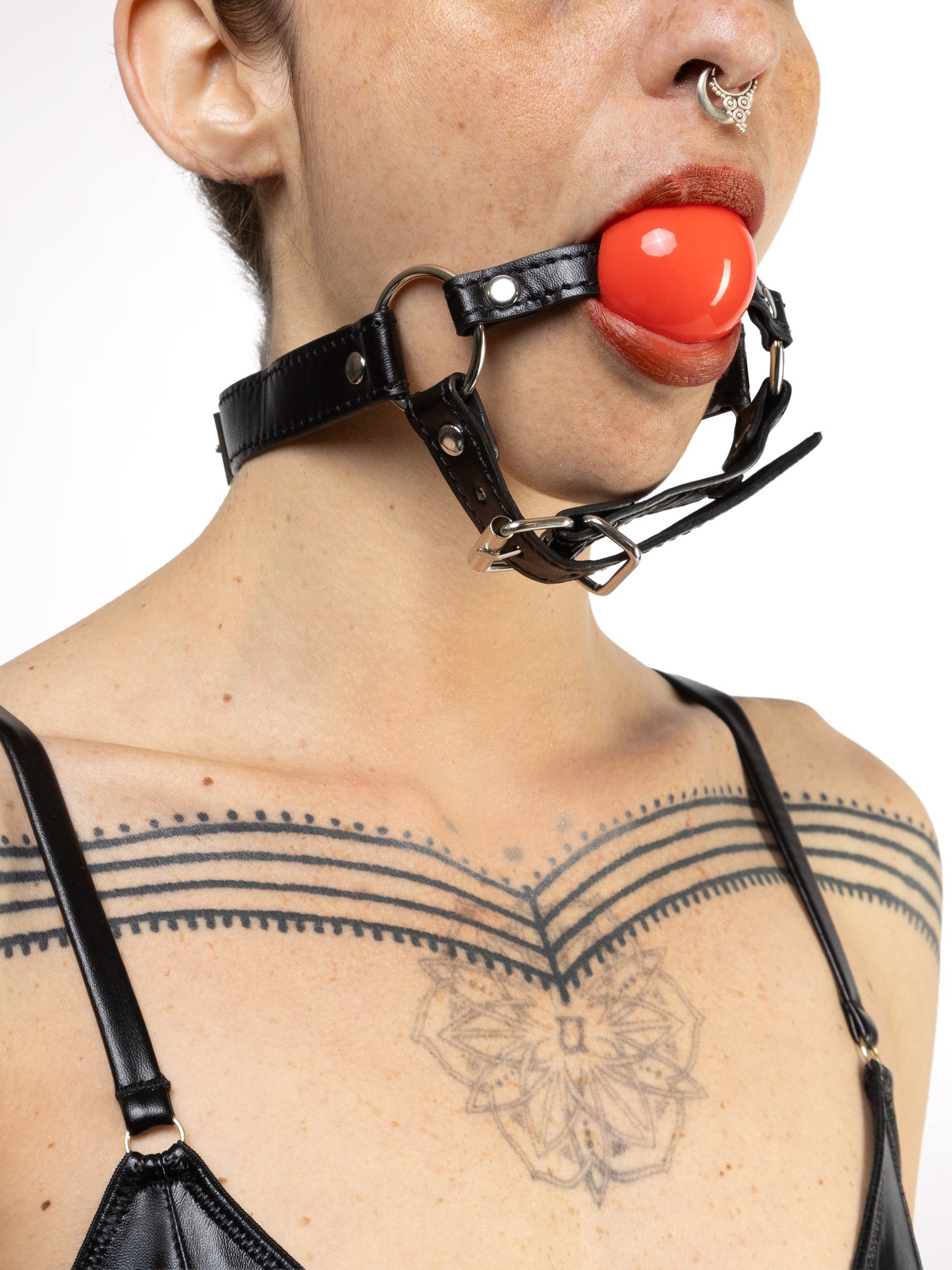Silent Embrance - Ball Gag con cinghia mento