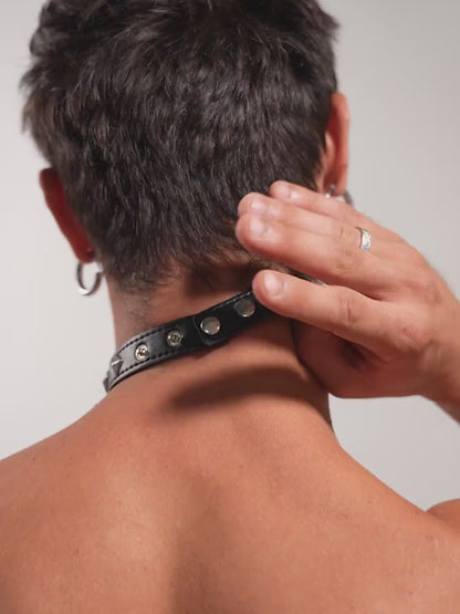 Block Bliss - Collarino Con Borchie Quadre con Anello